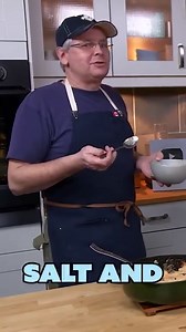 Tasting The Canadian Meat Pie With Mixed Origins | Glen And Friends Cooking