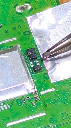 Replacing the PS4 HDMI encoder fuse #hdmiencoder