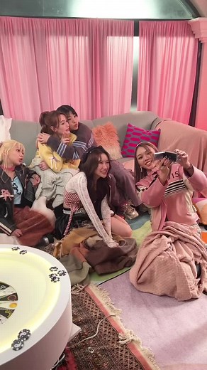 พามาบุก Behind The Scene เบื้องหลังความ Match ของ M/V ‘Perfect Match’ ของพวกเรา bXd ค่า แล้วมาเต้นเพลงพวกเราพร้อมติด #PerfectMatchChallange กันเยอะ ๆ น้า 💞 Let’s find your ‘Perfect Match’ ☯ https://youtu.be/wWvxF80rvU8 Music Streaming! ✨ https://bXd.lnk.to/PerfectMatch #เพลงดังTikTok #BehindTheSong #PerfectMatch #bXdPerfectMatch #bXd ❀ #4NOLOGUE