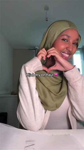 Stylish Hijab Try-On Haul for Fashion Enthusiasts
