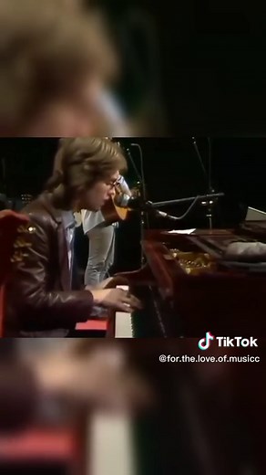 America - I Need You #classicrock #classicrockmusic #classicrocktiktok #classicrockfyp #70s #70smusic #americatheband #americaineedyou