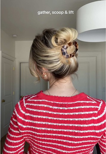@A this is so cute 💌 #updo #hairhack #hairclip #hairtok #easyhairstyle