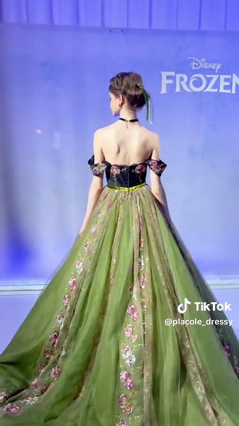 ディズニーウェディングドレスコレクション9thの美しさ