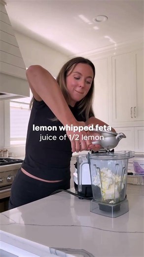 My most summery sandwich yet this was amazinggg🍋🍑 Whipped feta recipe: 8oz feta cheese 3/4 cup