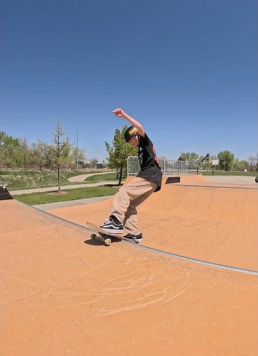 Skateboarding a half pipe #skatetricks #skateboard #skate #skatepark #colorado