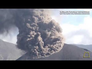 Spectacular eruption and pyroclastic flow at Rinjani Volcano
