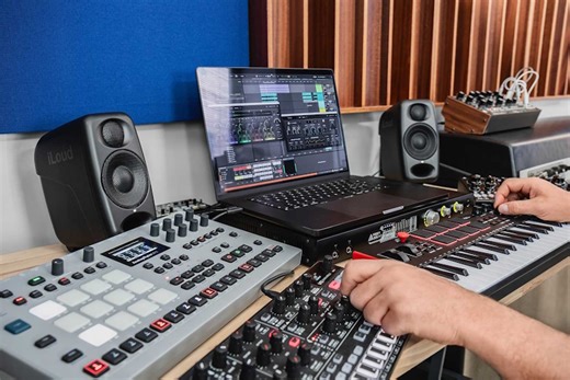 IK Multimedia iLoud Micro Monitor Pro – компактные студийные мониторы