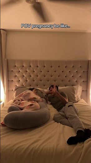 Pregnancy sleep shouldn’t feel like a nightly workout… this pillow changed bedtime. 🤰🤍
