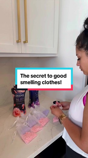 How to Make Your Clothes Smell Good for Weeks
