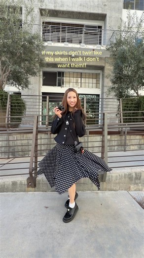 the draping of this skirt is to die for 😩 #OOTD #outfitinspo #polkadot #midiskirt #kfashion