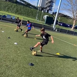 Add this drill to your next practice! 🚨TRAINING PLATFORM www.fcftrainer.com | Firstclass Football Training