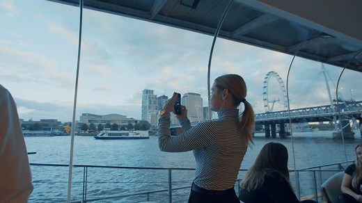 Ring in 2025 at Clipper Lounge EMB with live DJ music, gourmet canapés, premium drinks, and stunning views of London’s New Year’s Eve fireworks! 🎆✨ Celebrate the night away at this exclusive riverside venue, perfect for couples or friends. Book via: https://bit.ly/3YwTfds #NYELondon #NYE2024 | Uber Boat by Thames Clippers