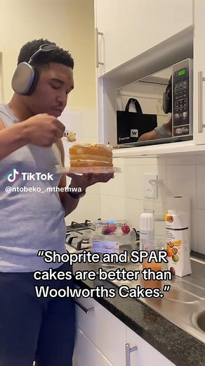 Comparing Shoprite and SPAR Cakes with Woolworths Cakes