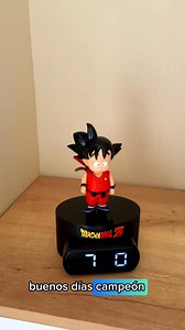 🌟 ¡Despierta con el Poder de los Saiyajin! 🌟 ¿Cansado de las mismas alarmas aburridas? 💤 ¡Es hora de sorprender a tu guerrero con las frases épicas de sus persoanjes favoritos, sacale una sonrisa hoy😊 envios todo lima y provincias escribenos para mayor información o visita nuestra pagian web qumirdeco.com😊 | Qumirdeco