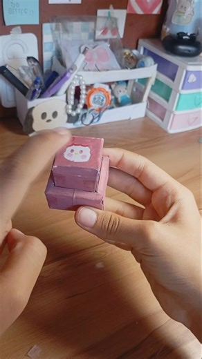 making a paper button!!#aesthetic #diy #prettydesk #fypシ #craft #cozygirl #craftee #craftbuttons