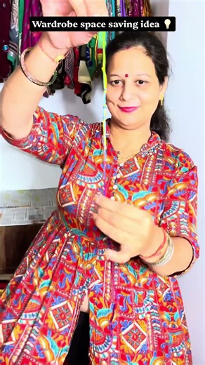 Amazing Saree Hanging Hack 👍😍 #trythisidea#waitforend#pratibha’sworld#lifehacks