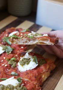 Impasto pizza in teglia: ricetta facile per 2 teglie 40x30