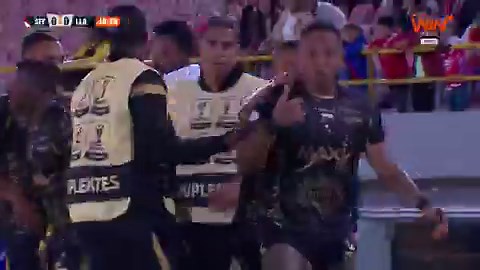 🐴⚽🔥¡Gran victoria del ‘Equipo de la Media Colombia’! @ClubLlanerosFC venció 1-0 a @SantaFe con gol de Jhon Vásquez en la fecha 15 de #LALIGAxWIN.👉Los ‘Metenses’ son novenos con 20 puntos, mientras que los ‘Cardenales’ ocupan el puesto 13 con 18 puntos.