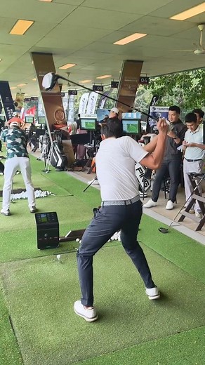 135 reactions · 14 comments | VÀO PHÁT ĐÃ 330 YARDS RỒI 沈 CƠ HỘI VẪN CÒN TỚI 5H CHIỀU NAY TẠI EPGA | Nguyễn Tuấn Vũ | Facebook