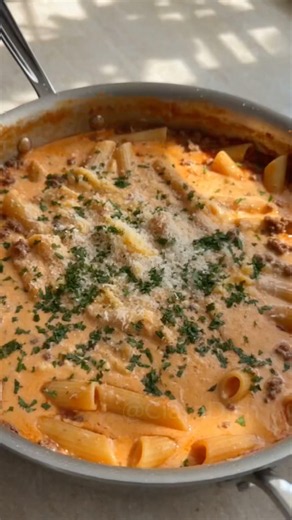 One-Pot Creamy Cheesy Beef Pasta 🧀🍝 | Easy Dinner #recipe