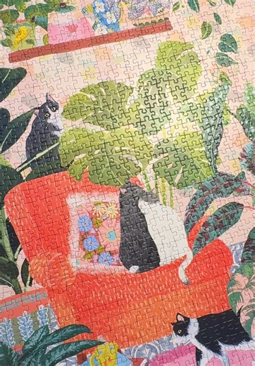 bea and i’s first 1000 pc puzzle 🤭