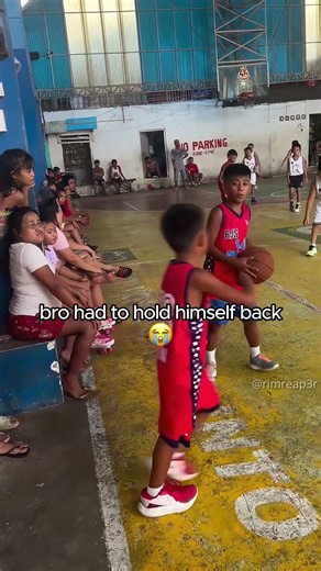 Bro has wonderful self control 🤣 #basketball