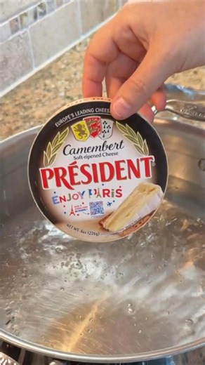 934K views · 4.8K reactions | The best cheese is boiled - 燎The best appetizer for all the holidays. You will never bake it again. #brie #easyappetizer #holiday Rebecca JS, Network Media LLC | Smells Good | Facebook