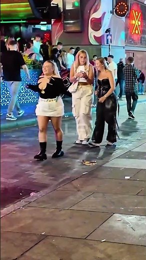 Crazy nightlife dance in Liverpool midnight ✨💃 #liverpoolnights #uknightlife #streetstyle #nightlife