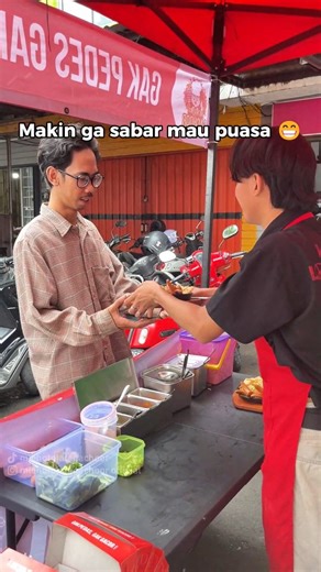 Siapa yang ga sabar mau buka usaha? eh mau puasa maksudnya 🤭😁 Tapi buat kamu yang mau buka usaha pas bulan puasa gini, boleh banget langsung aja komen 'Mau' ya!!😆🤑 #KemitraanMieHotplateGachor #UsahaModalKecilUntungBesar #KulinerIndonesia #BisnisKekinian #MitraKulinerSukses | Mie Hot Plate Gachoor