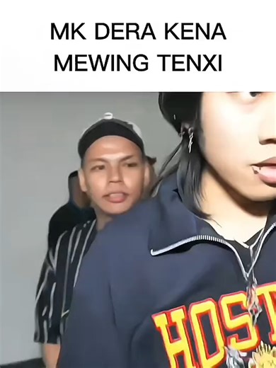 Keseruan Lagu dan Persahabatan di Tengah Ketegangan