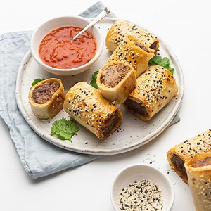 556 reactions · 255 shares | A twist on the legendary Kiwi sausage roll  Use tortillas instead of puff pastry for a lighter, flavourful option. Who knew! | New World | Facebook