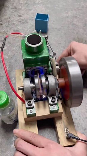 First ignition start successful #enginediy #engineering #engineer #engineeringlife #enginebuild #miniengine #model #mechanic #fyp