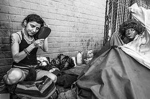 Photos capture the trauma of life on Skid Row, Los Angeles