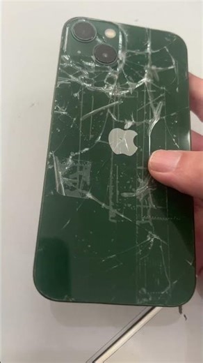 iPhone 13 tampa traseira partida #iphone13 #repair #apple #reparación