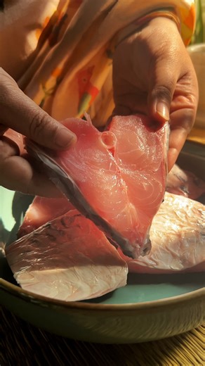 Pradiptaa | Content Creator on Instagram: "Doi Maach or more popularly known as Doi Katlaa 🐟 Ingredients: Katla fish: 5 pieces (250-300 gm) Marinade with 1 tsp salt and 1 tsp black pepper Onion paste: 1 big Ginger-garlic paste: 1 tsp heaped Green chilli paste: 1 tsp Nut paste: soak them for 15 mins and make a thick smooth paste - poppy seed: 1 tbsp - Cashews: 4-5 pc - Pumpkin seed: 1 tbsp Who spices: 2 red chillies 2 bay leaf small size 3 green cardamom 3 cloves 1/2 inch cinamon stick Fresh yog