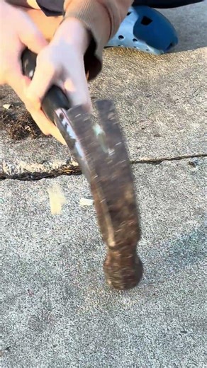 Smashing model skeleton head