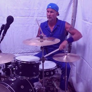 1M views · 38K reactions | Chad Smith warming up instagram.com/chilipeppers | Red Hot Chili Peppers | Facebook