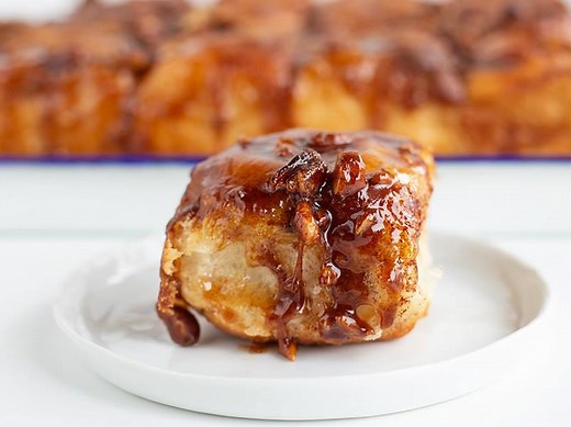 How to make easy, overnight STICKY BUNS! Print the recipe here: https://www.recipegirl.com/sticky-buns/ | RecipeGirl