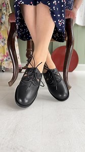 During the wartime period of the late 1930s and early 1940s, as more women entered the workforce, the demand for comfortable footwear grew significantly. The “Emily” model exemplifies the popular shoe styles of this era, combining practicality with the comfort that working women needed👠💕 Emily is available the 3 colors shown in the video: black, cognac brown and nougat brown😊 #memerymoments #memeryshoes #1940sfashion | memery