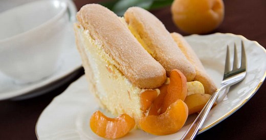 La recette de la fameuse charlotte aux pêches Tupperware©