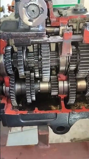 Tractor gearbox how works | Tractor gearbox cut section | Gearbox working 🚜🚜
