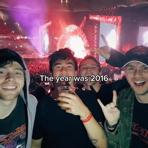 5SOSFam Brasil on Instagram: "I heard we’re back in 2016… #5sos #5secondsofsummer #5sosfam #viralvideo #explorar"