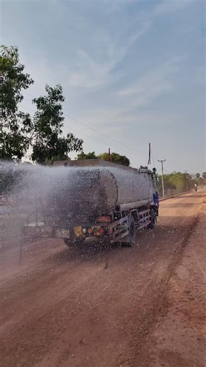 អុក សាវី on Instagram: "Watering before dumping Base Course material"