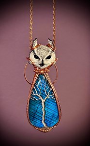 New Owl and Labradorite piece! 😍This striped blue Lab is just so vibrant and looks so good with the Owl above, what do you guys think of it??Wrapped in bright shiny copper, this awesome statement piece will be available in my shop today at 1:30 PST! 💙💙. #owls #owl #owlsofinstagram #owllovers #crystals #crystal #labradorite #labradoritelove #wirewrapsofig #fyp #handmadejewelry #UniqueJewelry #uniquejewelrydesign #wirewrapping #jewelrydesigner #jewelrydesign | Designs By Cambrie