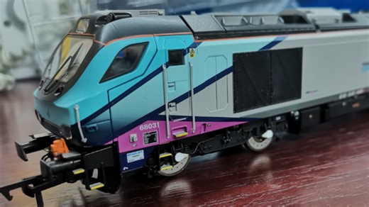 展示解说1/76 OO比例英国铁路的class68内燃机车模型～dapol出品～轨道交通火车迷内燃机车柴电机车dieselloco火车头railfan机辆模式～