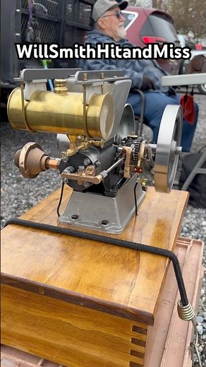 Tiny Woodpecker Model Hit & Miss Engine Start up