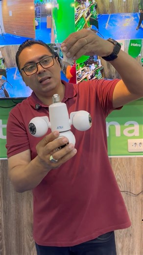 Aitek Wi-Fi IP camera in a lightbulb shape with three lenses. App: YOOSEE