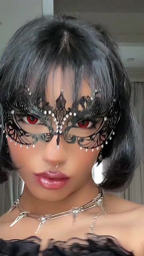 Masquerade Makeup Tutorial for a Great Gatsby Party