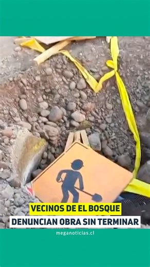 Meganoticias on Instagram: "🔴Según reporteó la periodista de Meganoticias Siempre Juntos, Javiera lagos, el sector de la calle Portales en la comuna de El Bosque es un desastre para la movilidad, afectando el día a día de sus residentes. 🔴Vecinos decidieron denunciar el hecho, reportando que las obras se detuvieron de repente y que no han recibido respuestas a sus reclamos. 🔴Además, mostraron que una matriz está rota, la que deja un olor insoportable, que ha obligado a residentes a usar masca