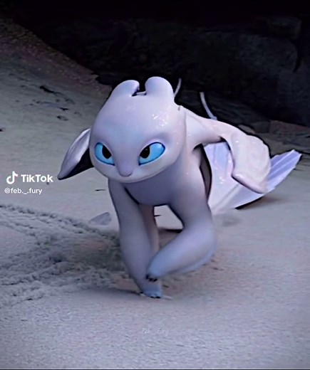 Toothless Dragon Walk: HTTYD3 Character Showcase